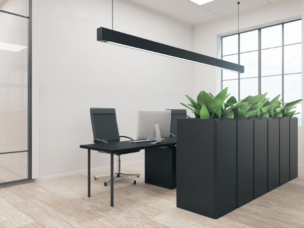 Oświetlenie wewnętrzne do biura: Twórz inspirujące i efektywne środowisko pracy
